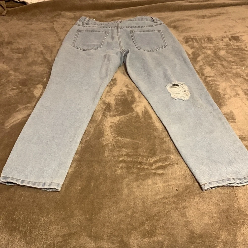 High Rise Ripped Jeans ! - Picture 6 of 6